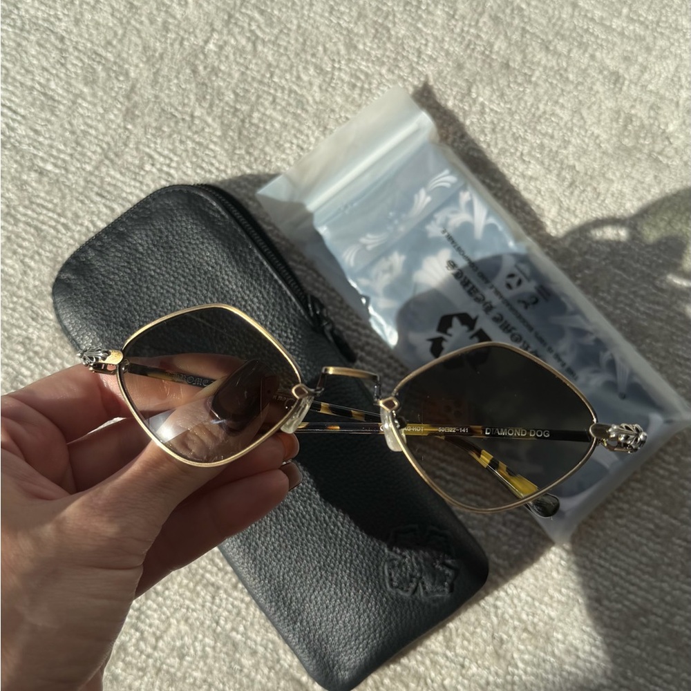 Brand New Chrome Hearts CH Diamond Dog Sunglasses Matte Black/Matte
Gold-Plated